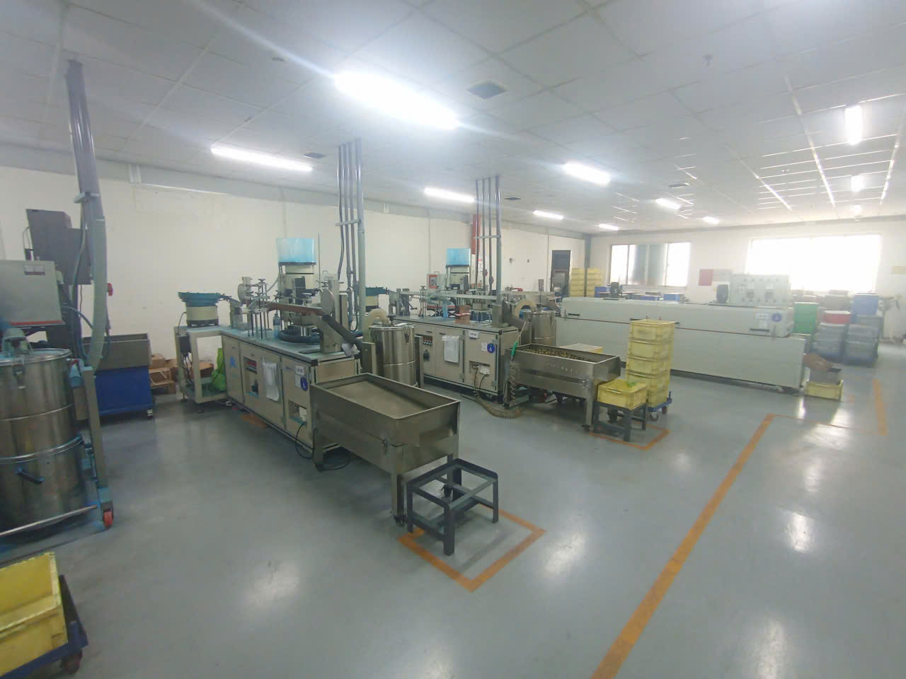• NC Turning Machine CS20.jpg